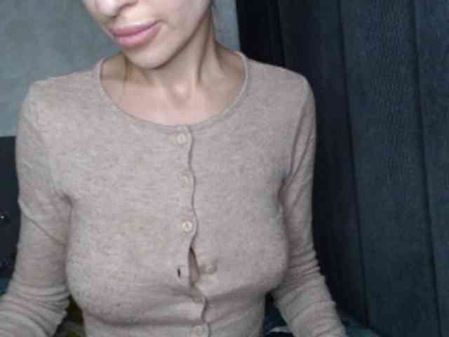 NoraSweet webcam