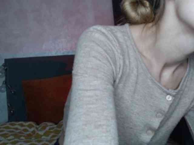 NoraSweet webcam