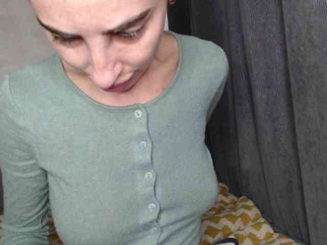 NoraSweet webcam