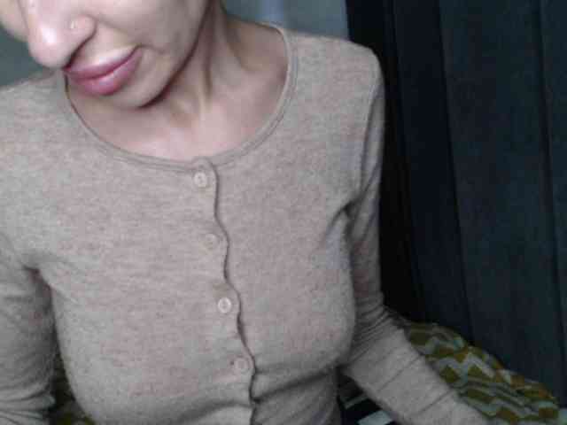 NoraSweet webcam