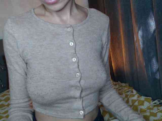 NoraSweet webcam