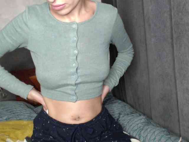 NoraSweet webcam
