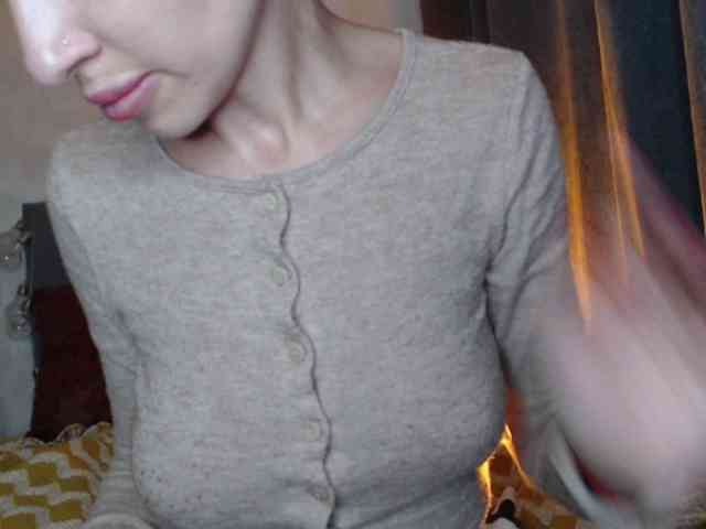 NoraSweet webcam