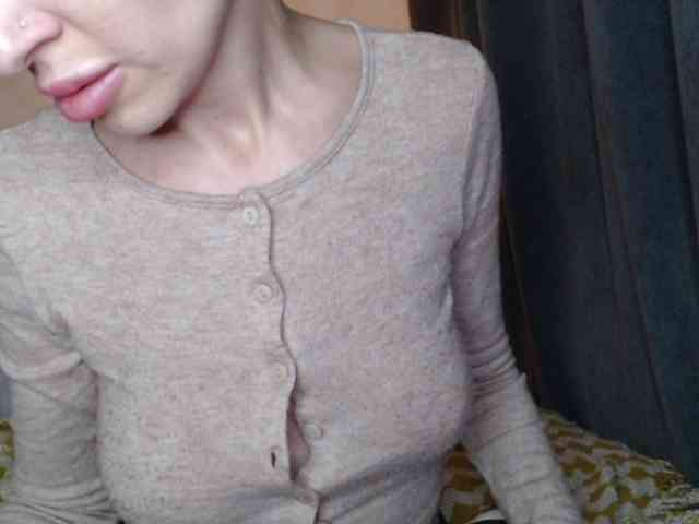 NoraSweet webcam