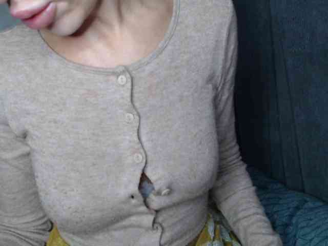 NoraSweet webcam