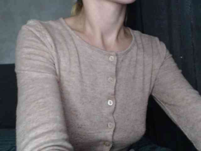 NoraSweet webcam