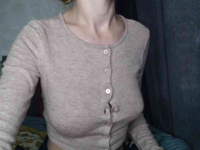 NoraSweet webcam