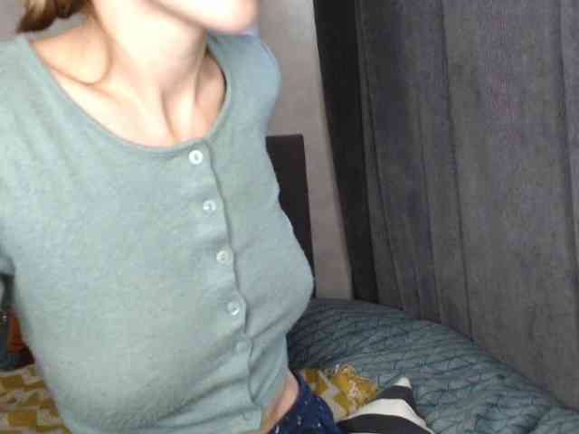 NoraSweet webcam