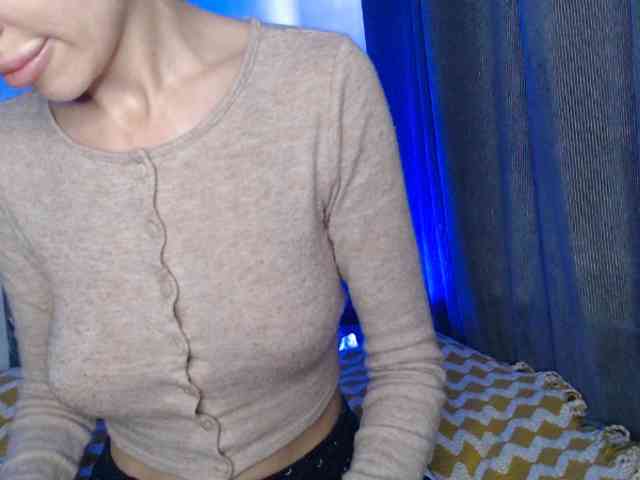 NoraSweet webcam