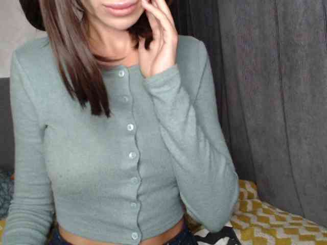 NoraSweet webcam