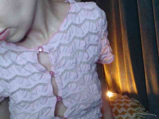 NoraSweet webcam