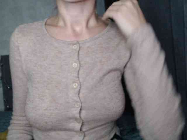 NoraSweet webcam