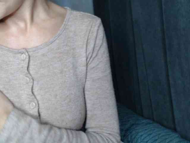 NoraSweet webcam
