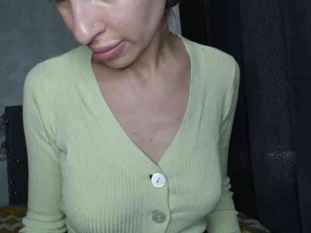 NoraSweet webcam