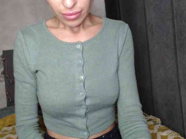 NoraSweet webcam