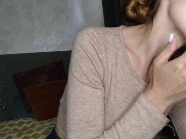 NoraSweet webcam