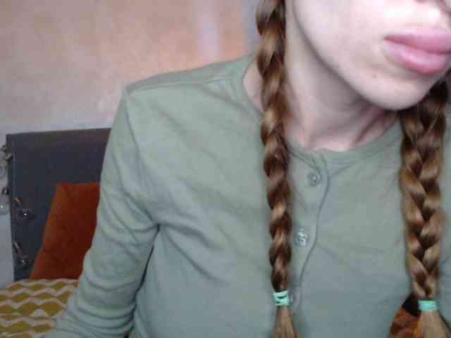 NoraSweet webcam