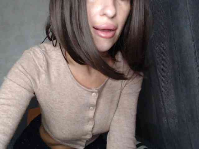 NoraSweet webcam