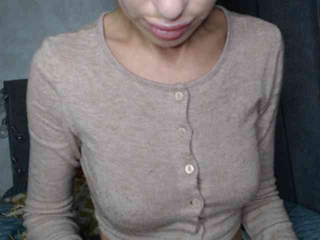 NoraSweet webcam