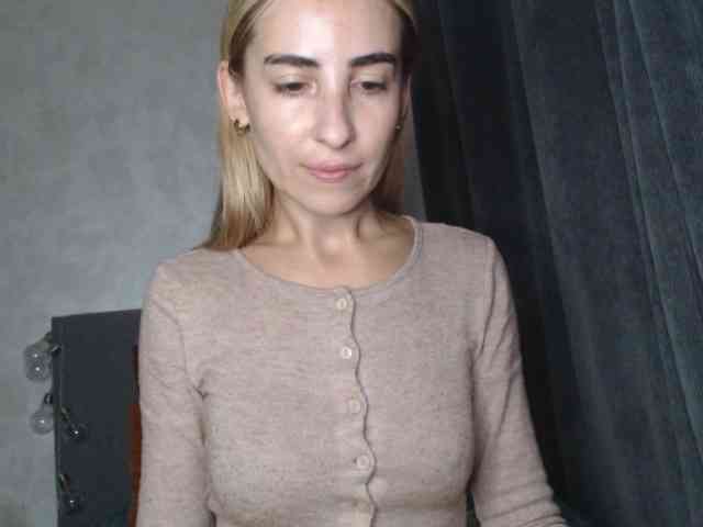 NoraSweet webcam