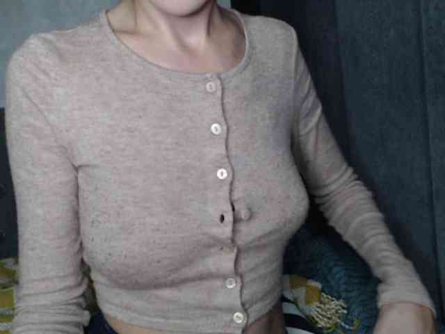 NoraSweet webcam
