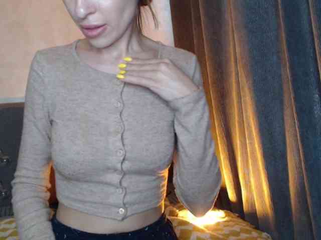 NoraSweet webcam