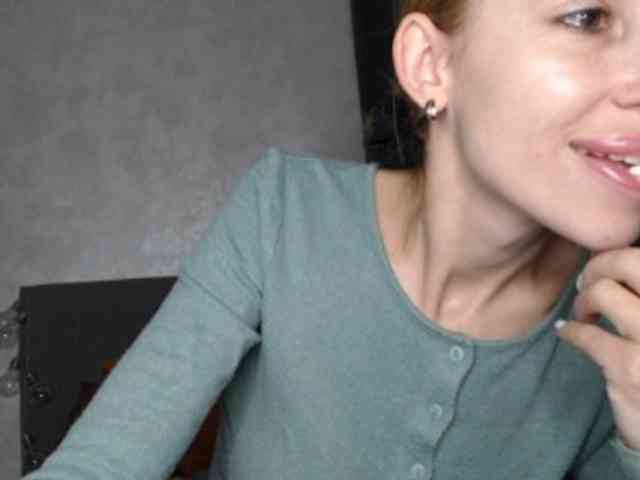NoraSweet webcam