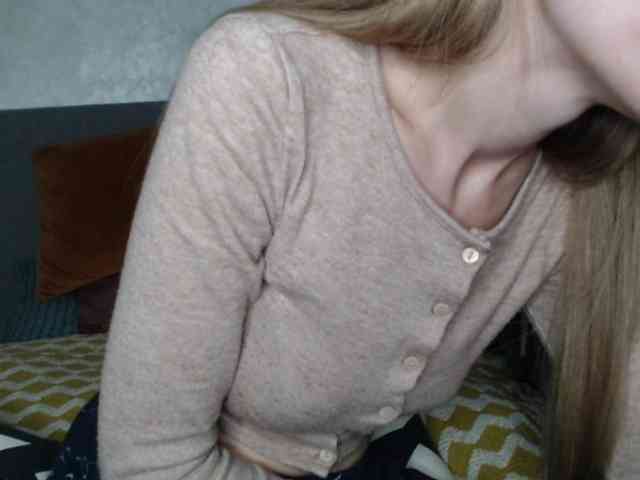 NoraSweet webcam