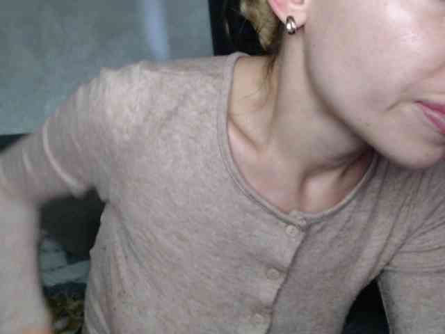 NoraSweet webcam