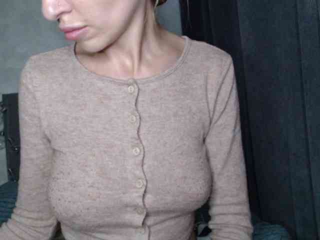 NoraSweet webcam
