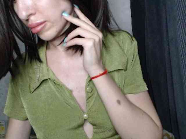 NoraSweet webcam