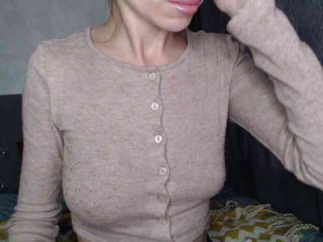 NoraSweet webcam