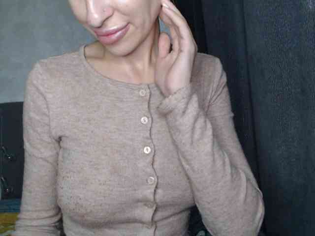 NoraSweet webcam