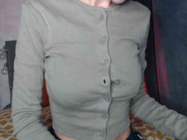 NoraSweet webcam