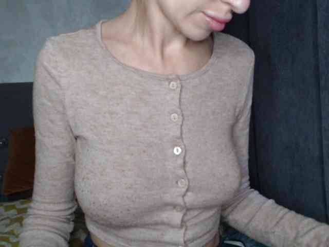NoraSweet webcam