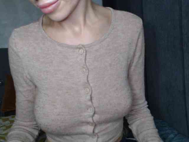 NoraSweet webcam