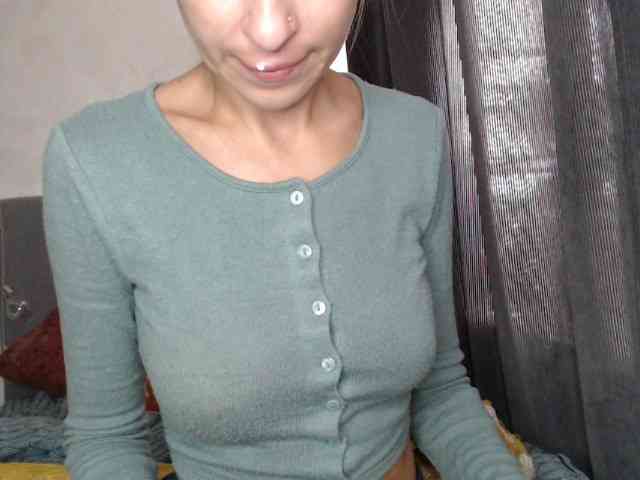 NoraSweet webcam
