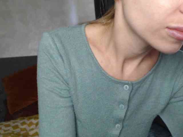 NoraSweet webcam
