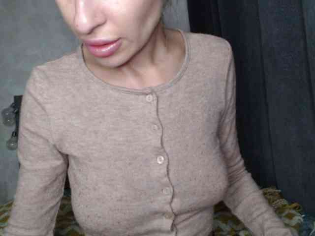 NoraSweet webcam