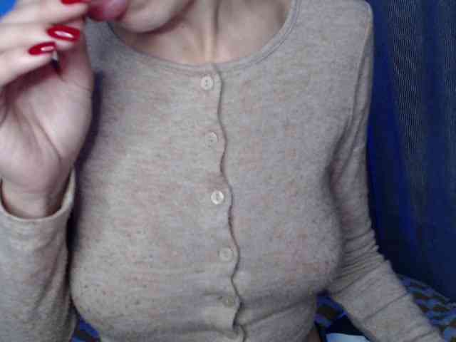 NoraSweet webcam