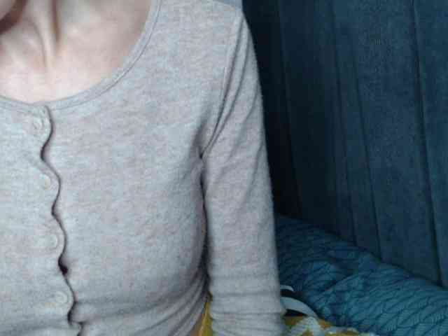NoraSweet webcam