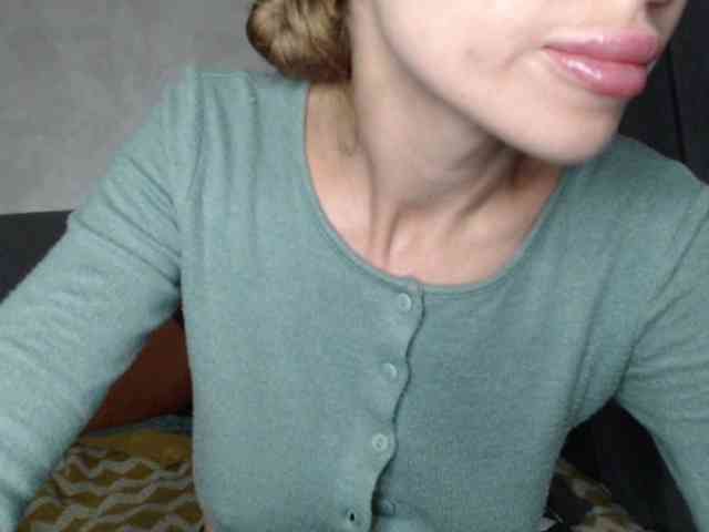 NoraSweet webcam