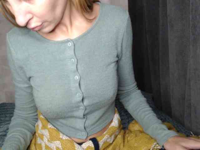 NoraSweet webcam