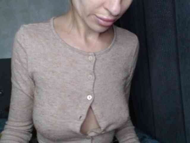 NoraSweet webcam