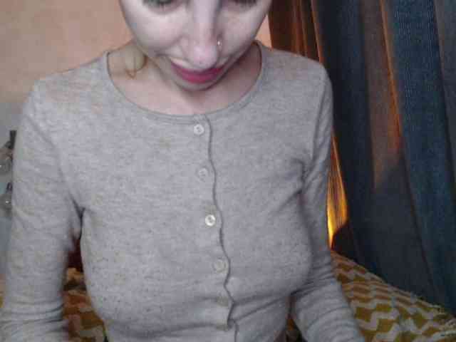 NoraSweet webcam