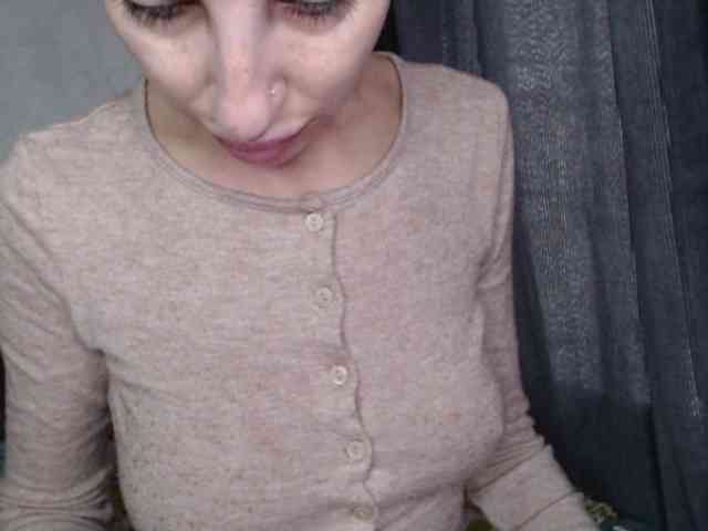NoraSweet webcam