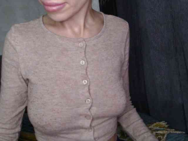 NoraSweet webcam