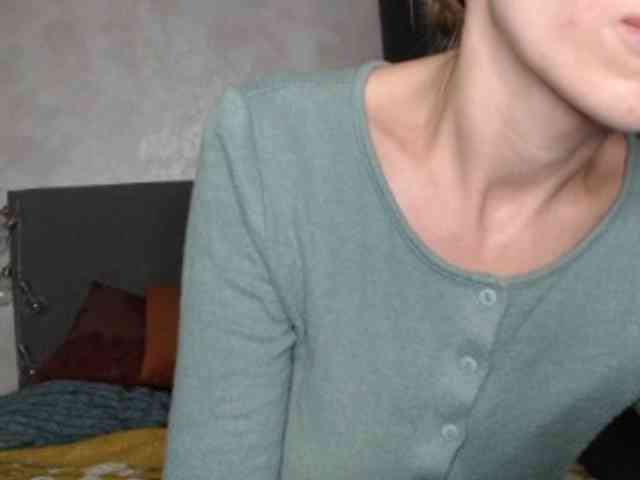 NoraSweet webcam