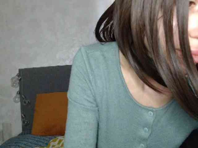 NoraSweet webcam