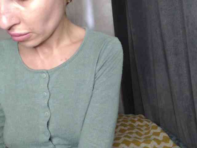 NoraSweet webcam